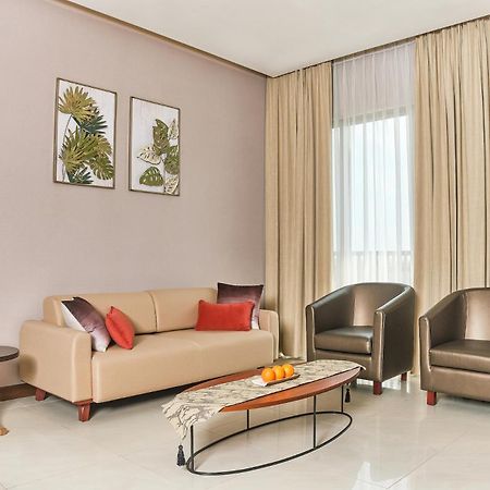 Le Premier Hotel Deltamas Cikarang Oda fotoğraf