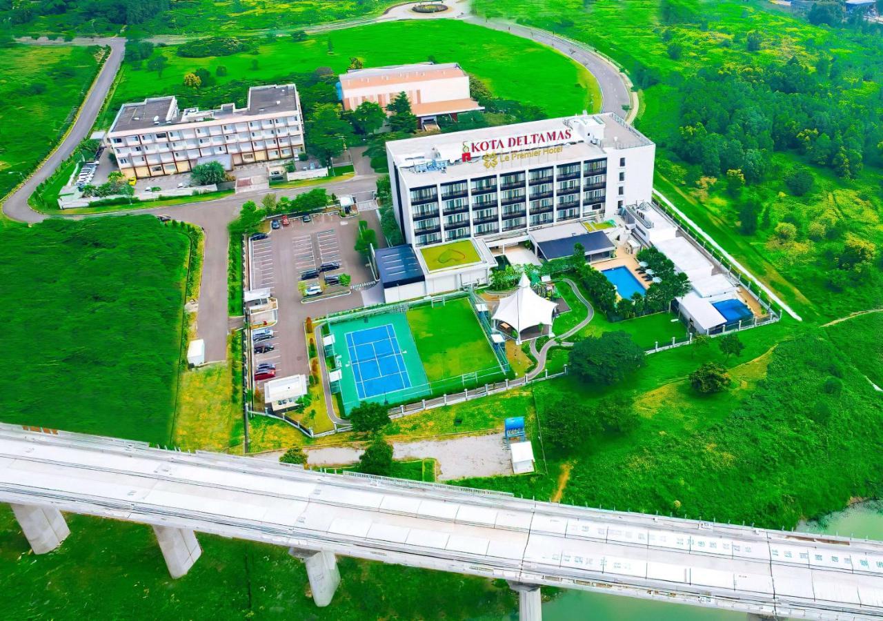 Le Premier Hotel Deltamas Cikarang Dış mekan fotoğraf