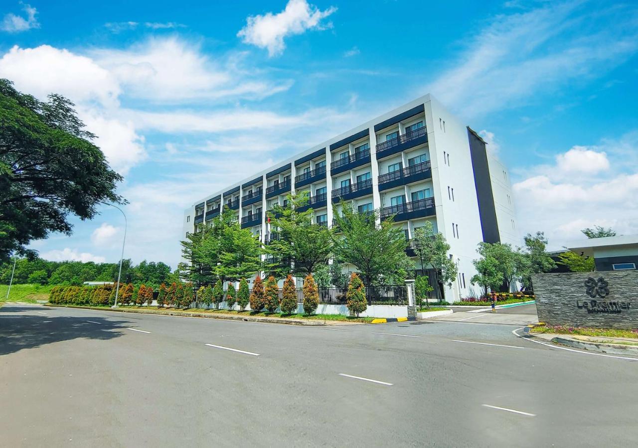 Le Premier Hotel Deltamas Cikarang Dış mekan fotoğraf