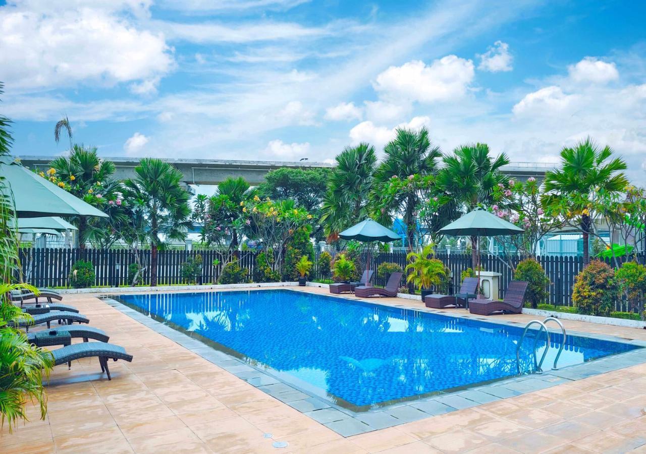 Le Premier Hotel Deltamas Cikarang Dış mekan fotoğraf