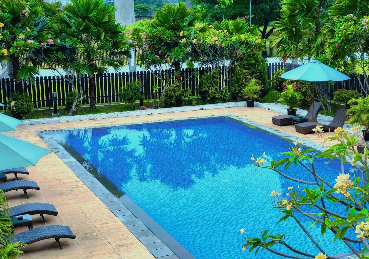 Le Premier Hotel Deltamas Cikarang Dış mekan fotoğraf