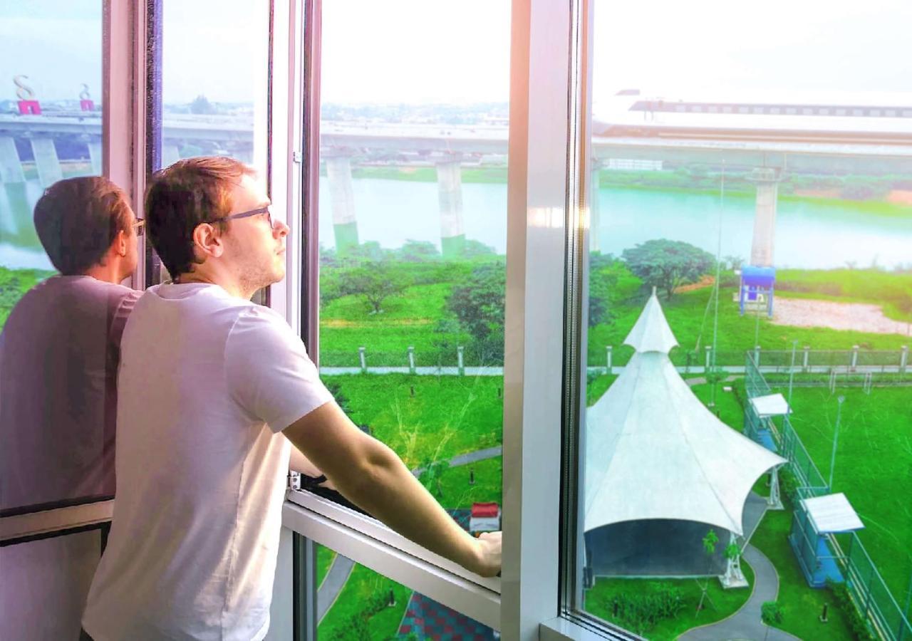 Le Premier Hotel Deltamas Cikarang Dış mekan fotoğraf