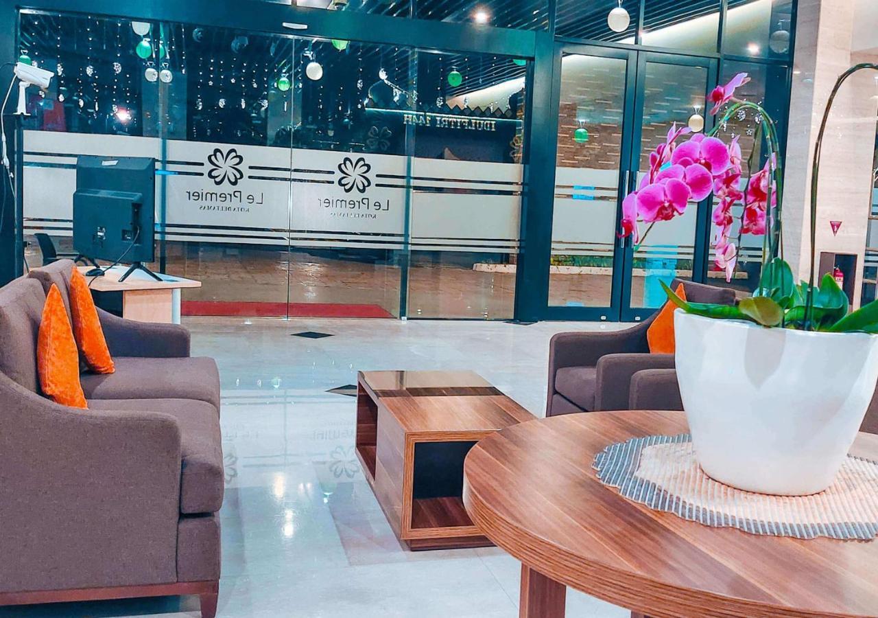 Le Premier Hotel Deltamas Cikarang Dış mekan fotoğraf