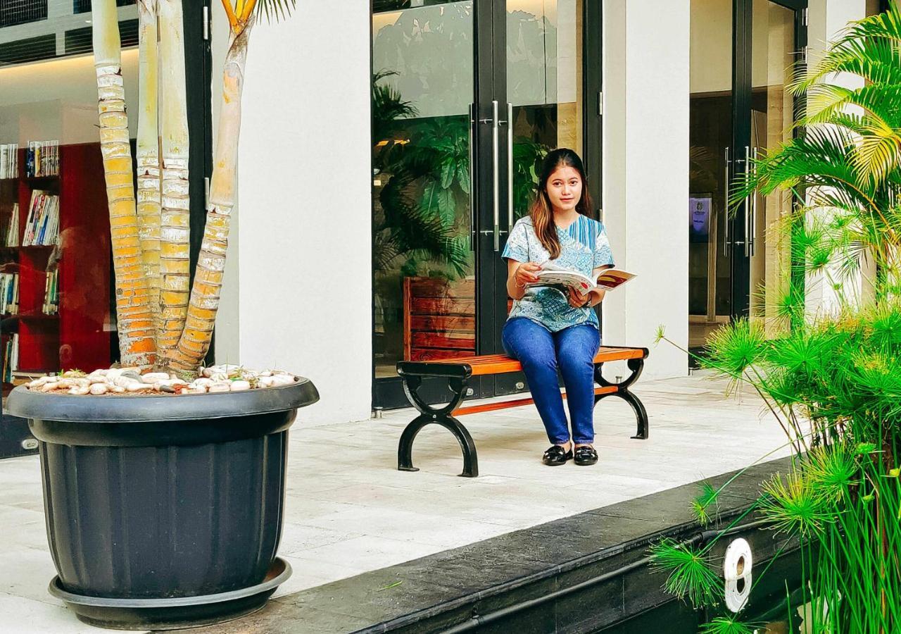 Le Premier Hotel Deltamas Cikarang Dış mekan fotoğraf