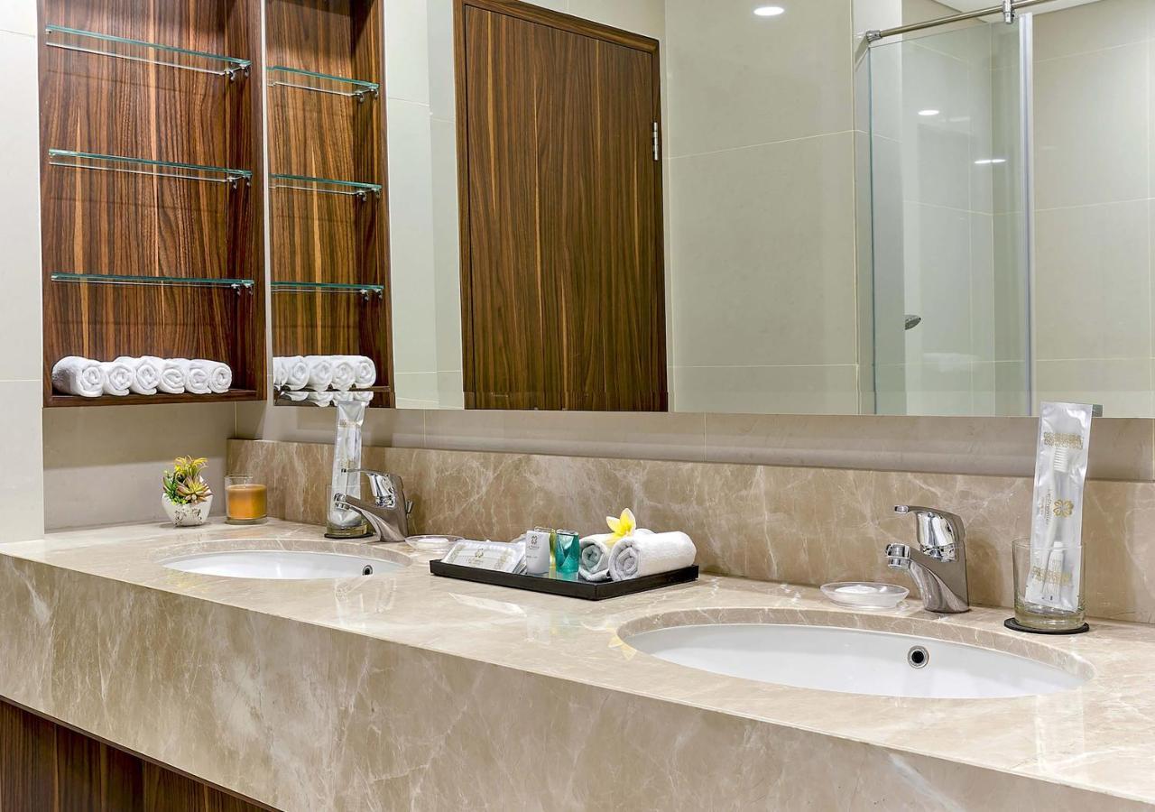 Le Premier Hotel Deltamas Cikarang Dış mekan fotoğraf
