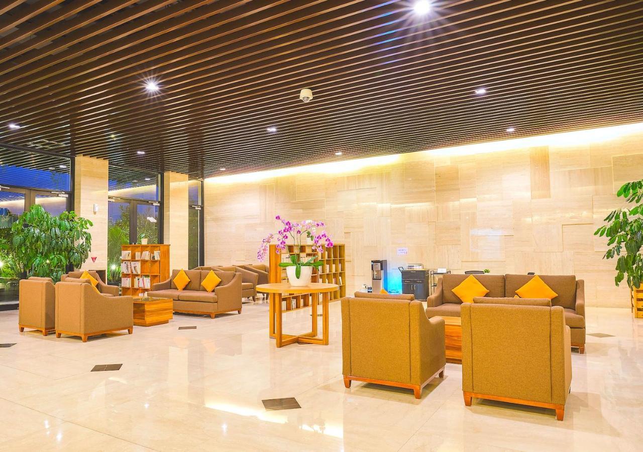 Le Premier Hotel Deltamas Cikarang Dış mekan fotoğraf