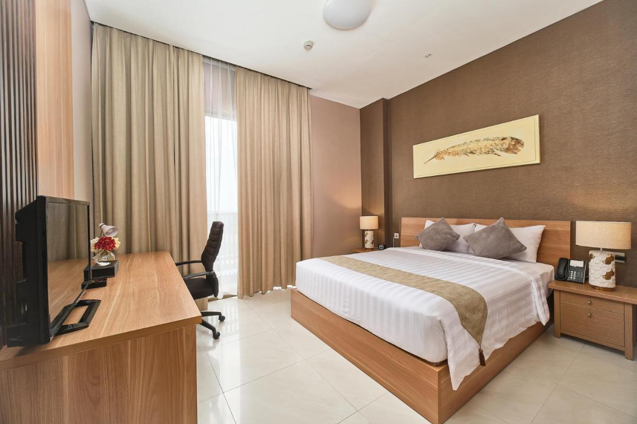 Le Premier Hotel Deltamas Cikarang Oda fotoğraf