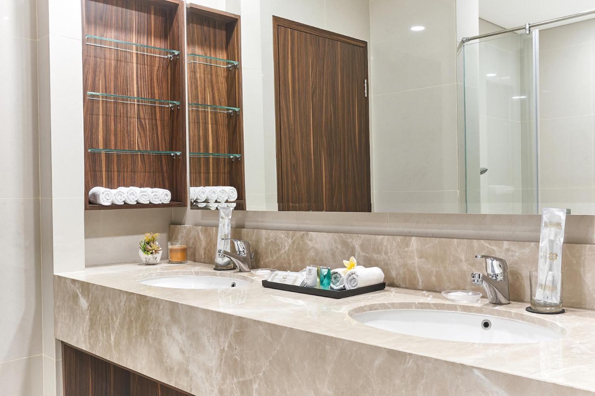 Le Premier Hotel Deltamas Cikarang Oda fotoğraf