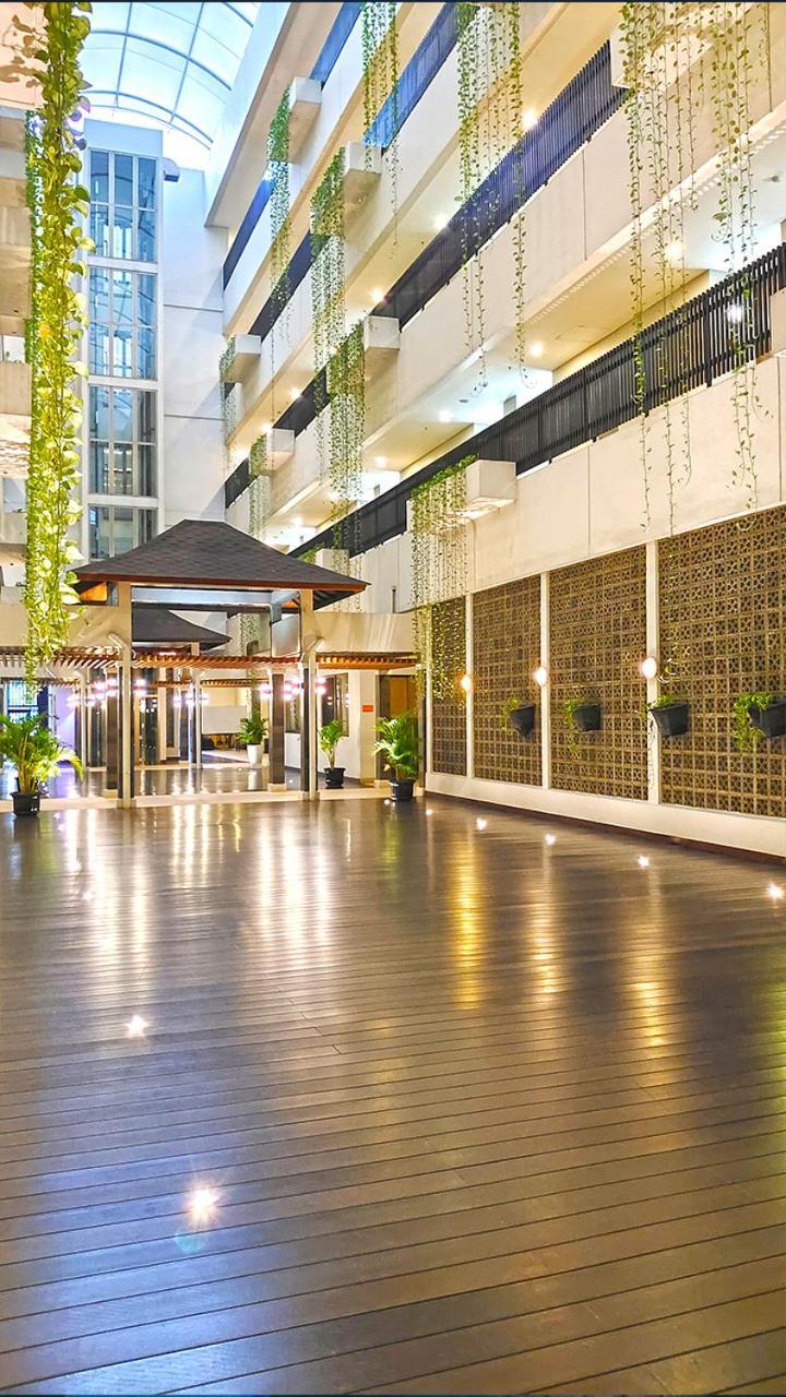 Le Premier Hotel Deltamas Cikarang Dış mekan fotoğraf